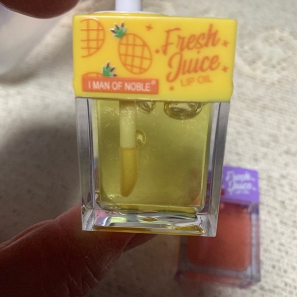 Fresh Juice 2 Bundle of Lip Oils Pineapple and Cherry Scented - Picture 2 of 3